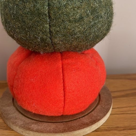 Pink Zebra Soaks Woolies pumpkins-set of 2-GUC - Picture 9 of 15